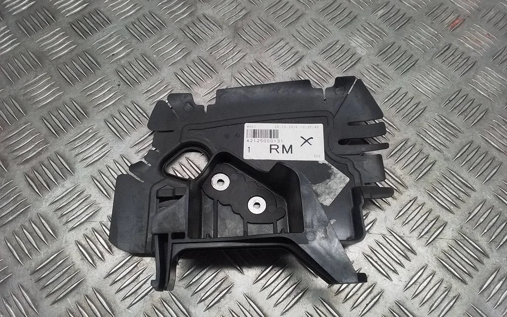 Radiator mount bracket – Mercedes-Benz E-Class W212 (2009-2016)