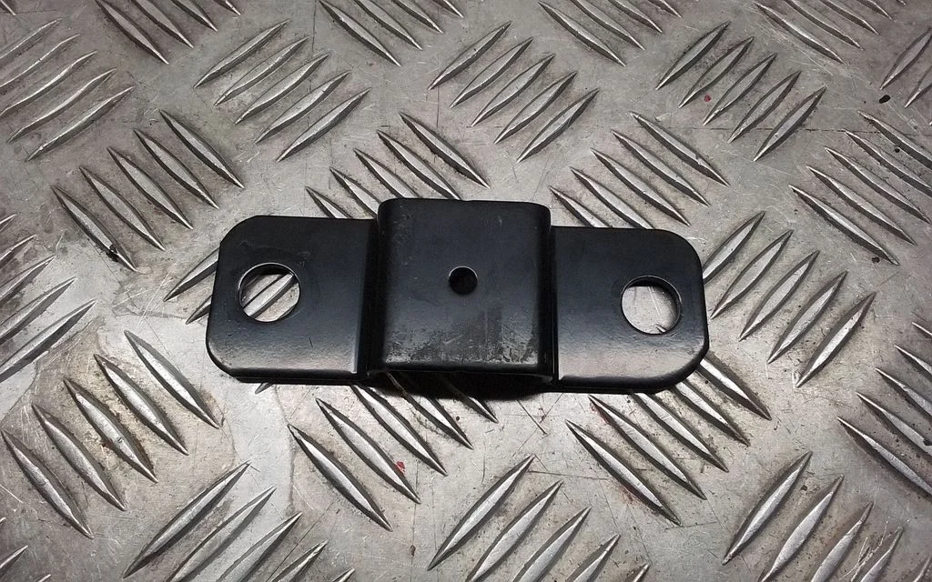 Sway bar bush bracket, rear – Lexus NX (2021-)
