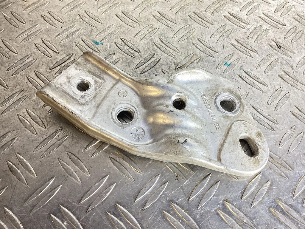 Sway bar bush bracket, rear – Mercedes-Benz GLC-Class C253 (2016-)