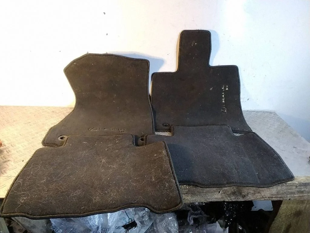 Car floor mat set – Lexus IS III XE30 (2013-2020)