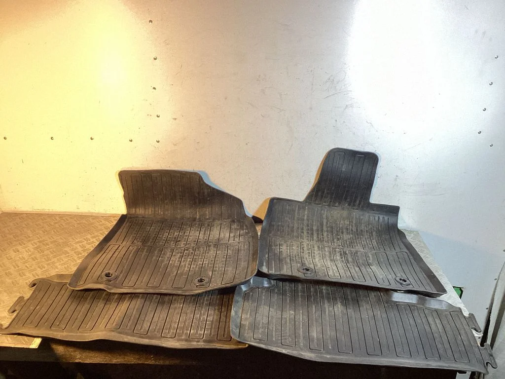 Car floor mat set – Lexus RX III (2008-2015)