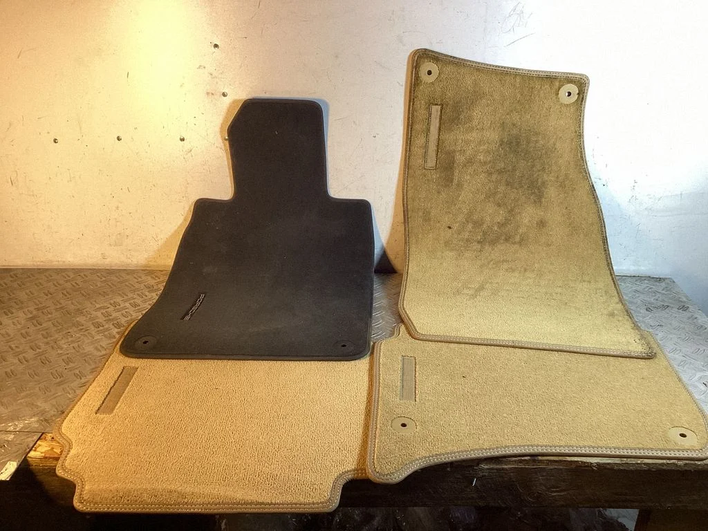Car floor mat set – Porsche Cayenne (92A) (2010-2017)