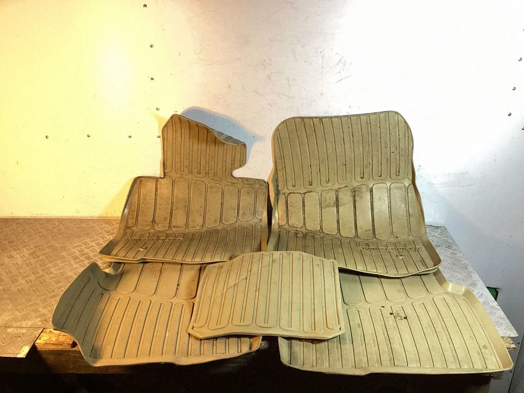 Car floor mat set – Toyota Land Cruiser (J200) (2008-)