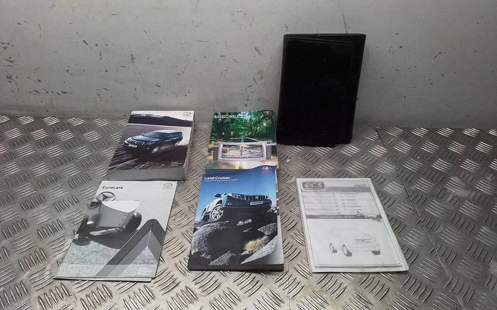 Owners service history hand book – Toyota Land Cruiser (J150) (2009-)