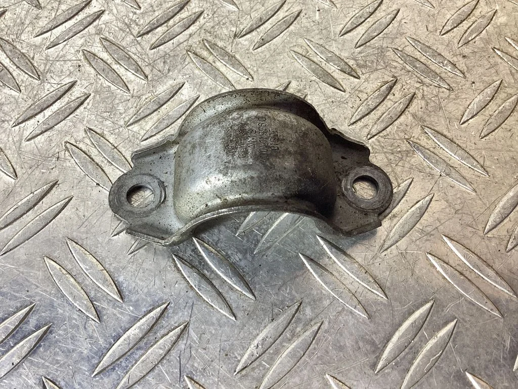 Sway bar bush bracket, front – Porsche Macan (95B) (2019-)