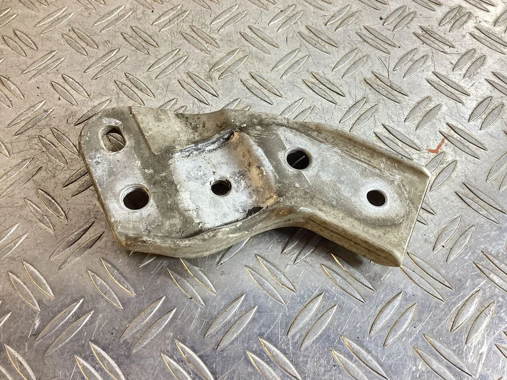 Sway bar bush bracket, front – Mercedes-Benz GLC-Class C253 (2016-)