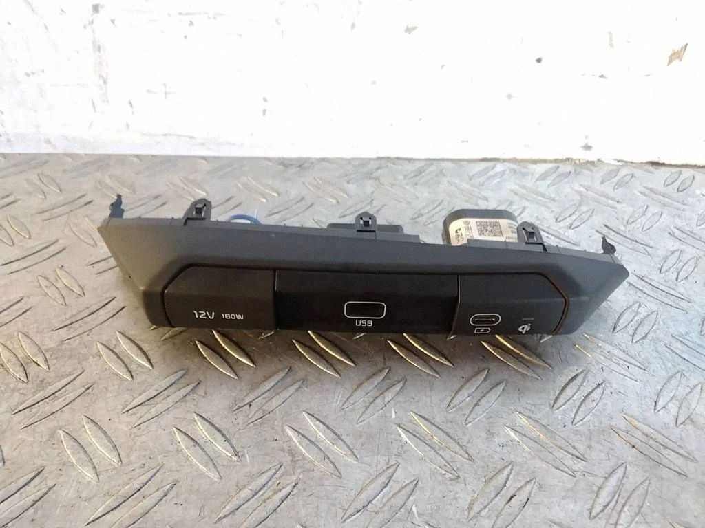 AUX in-socket connector – KIA Niro (2022-)