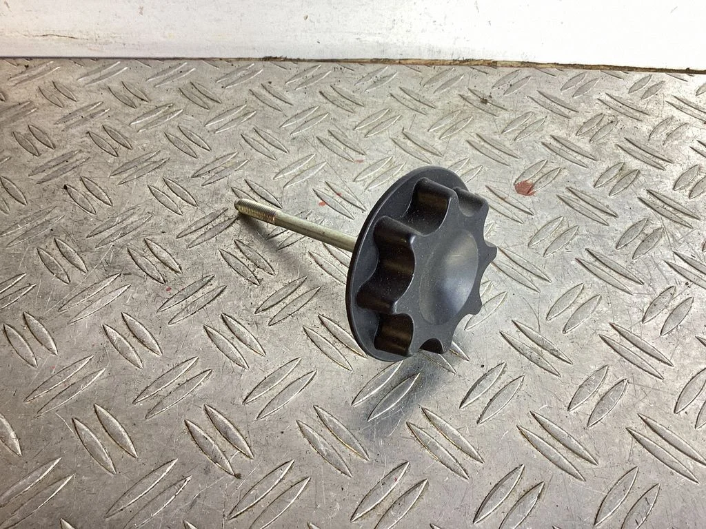 Varuratta polt – Lexus GS 250 350 300H 450H (2013-)