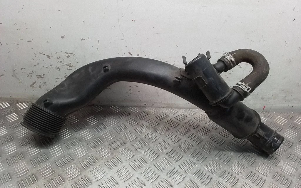 Intercooler pipe mounting bracket – Porsche 911 997 (2004-2013)