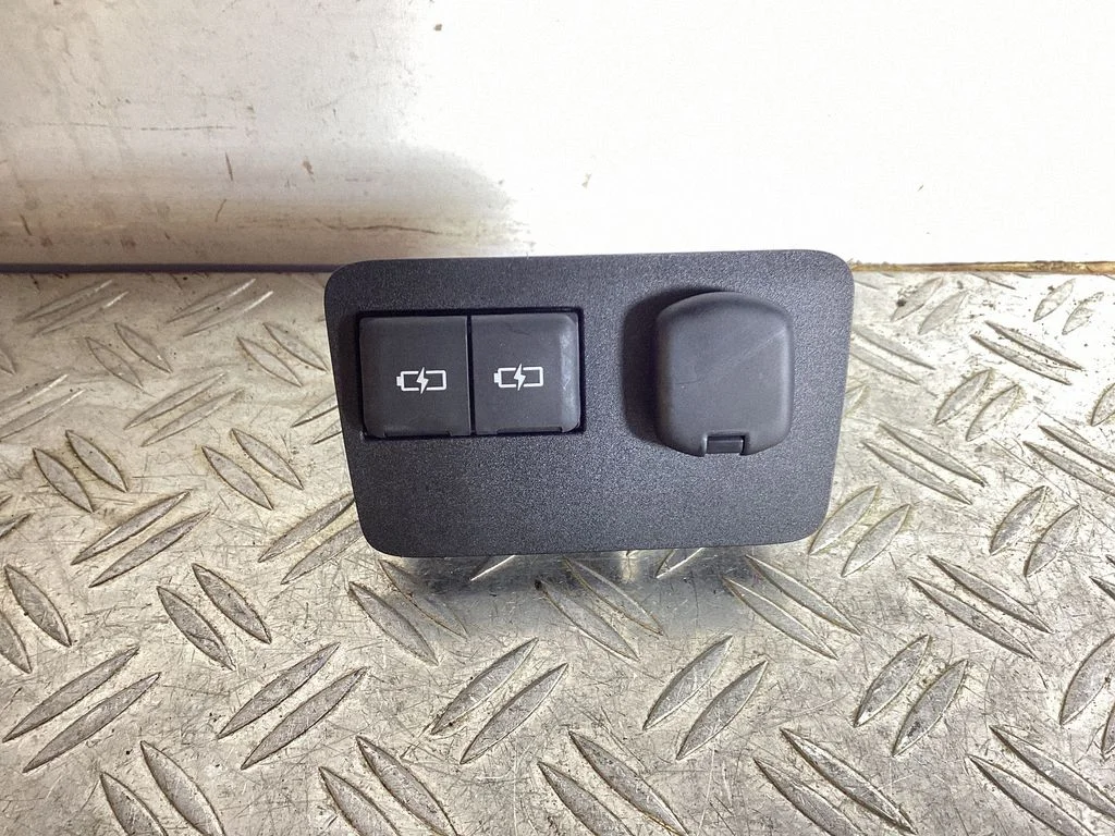 USB socket connector – Lexus NX (2021-)