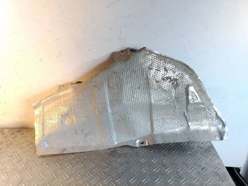 Exhaust heat shield – Toyota RAV 4 (XA40) (2012-2018)
