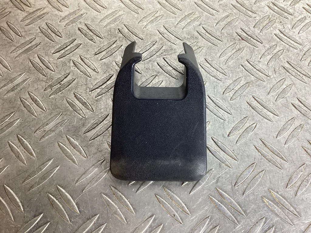 Rear seat rail trim cover – Lexus RX 450H (2016-)