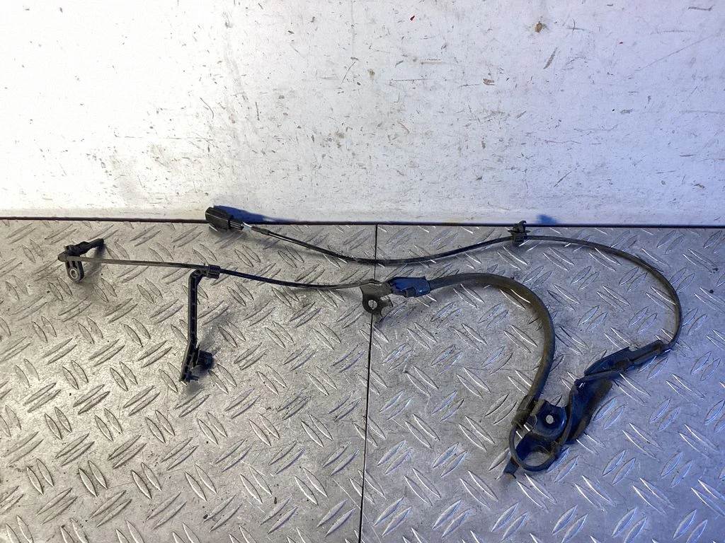 Front ABS sensor wiring – Lexus RX 450H (2016-)