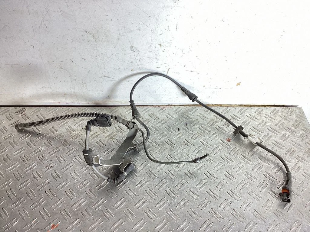 Front ABS sensor wiring – Porsche 911 991 (2011-2019)