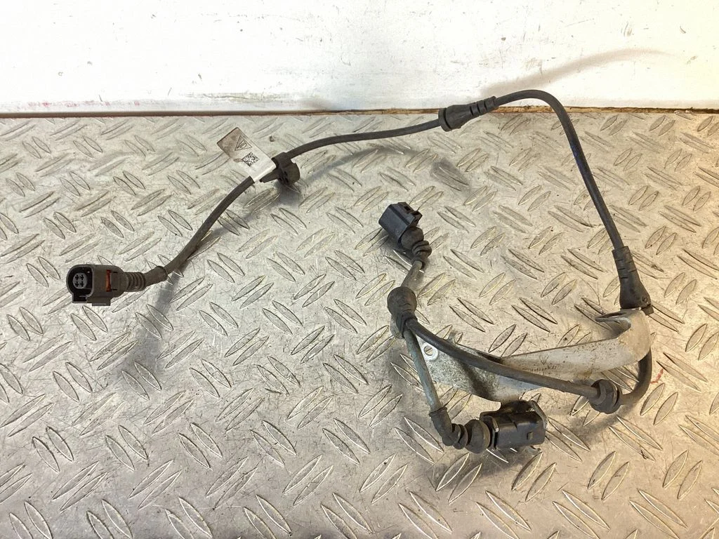 Front ABS sensor wiring – Porsche 911 991 (2011-2019)