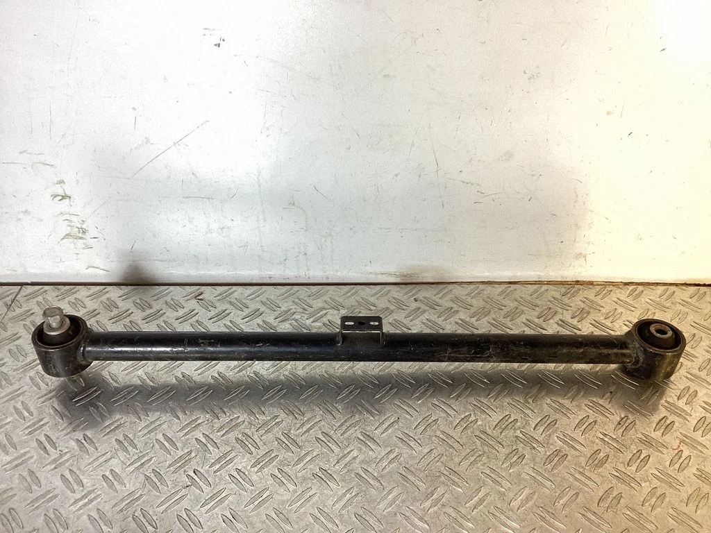 Rear suspension control arm – Toyota Land Cruiser (J150) (2009-)
