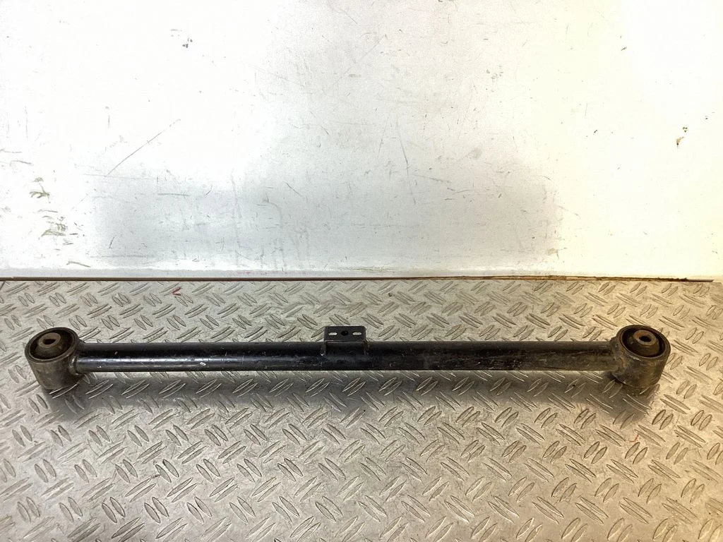 Rear suspension control arm – Toyota Land Cruiser (J150) (2009-)