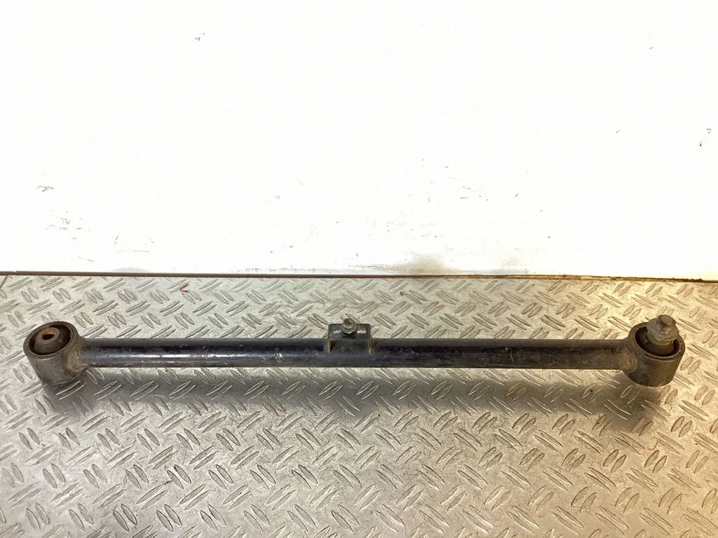 Rear suspension control arm – Toyota Land Cruiser (J150) (2009-)