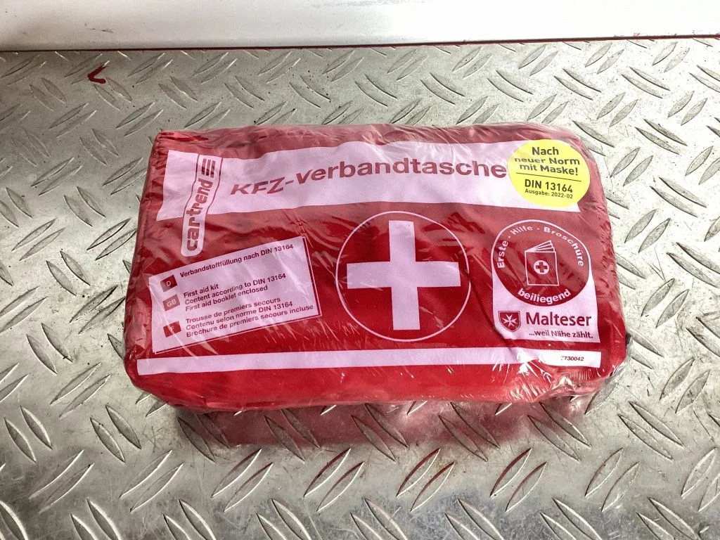 First aid kit – BMW 1 Series E81 E87 (2004-2011)