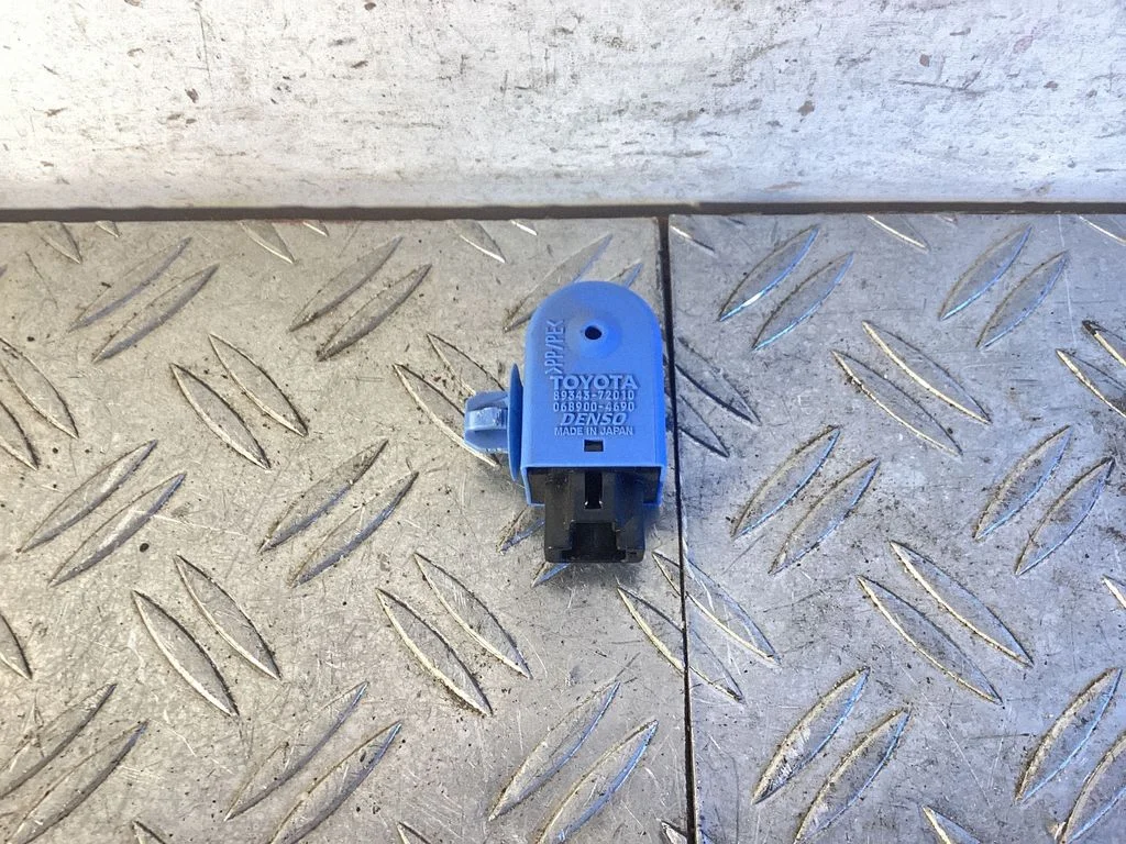 Parking PDC sensor speaker – Toyota Auris E180 (2012-2018)