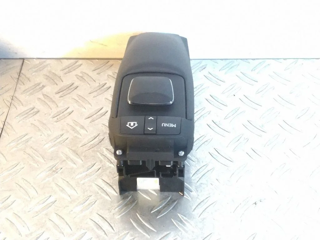 Head unit multimedia control – Lexus RX III (2008-2015)