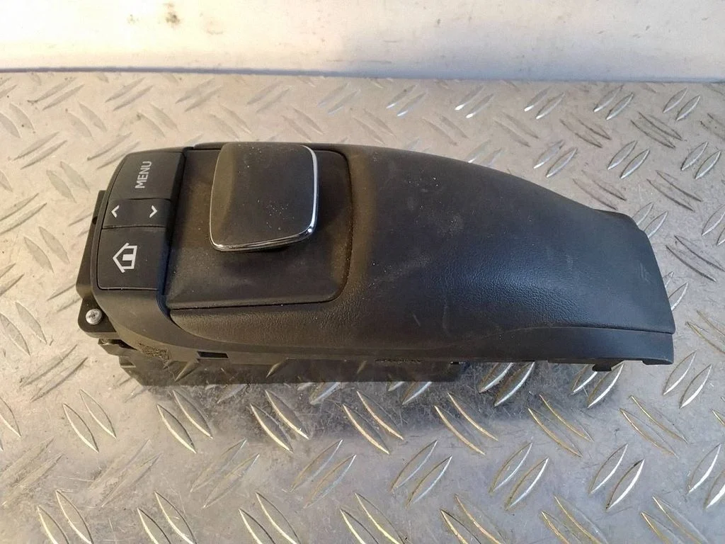 Head unit multimedia control – Lexus RX III (2008-2015)