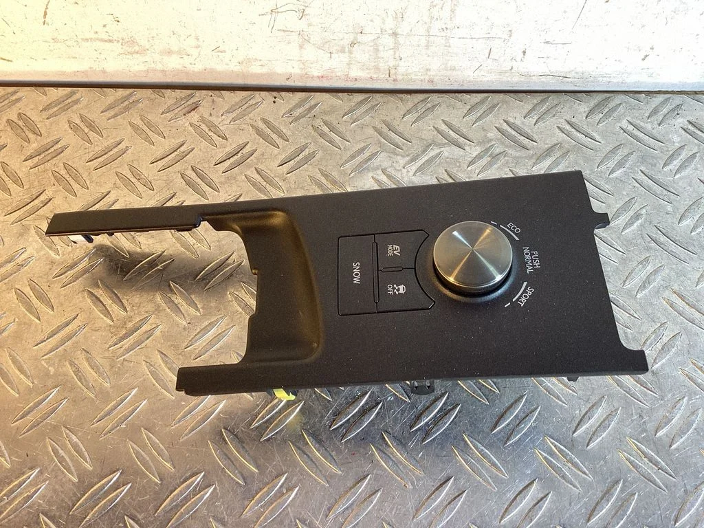 Head unit multimedia control – Lexus RX 450H (2016-)