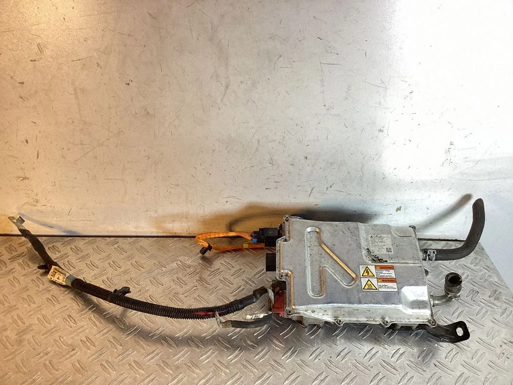 Voltage converter inverter – Tesla Model S (2012-)