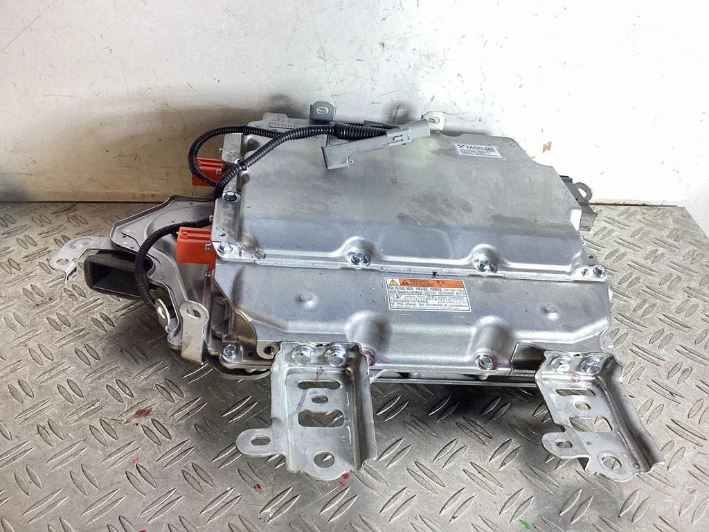 Voltage converter inverter – Lexus NX (2021-)