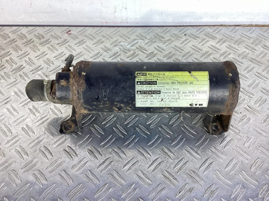 Õhkvedrustuse klapiplokk – Toyota Land Cruiser (J100) (1998-2007)