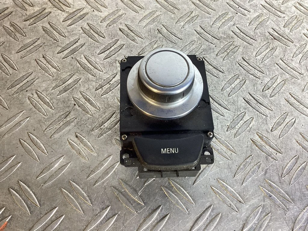 Head unit multimedia control – BMW X5 E70 (2006-2013)