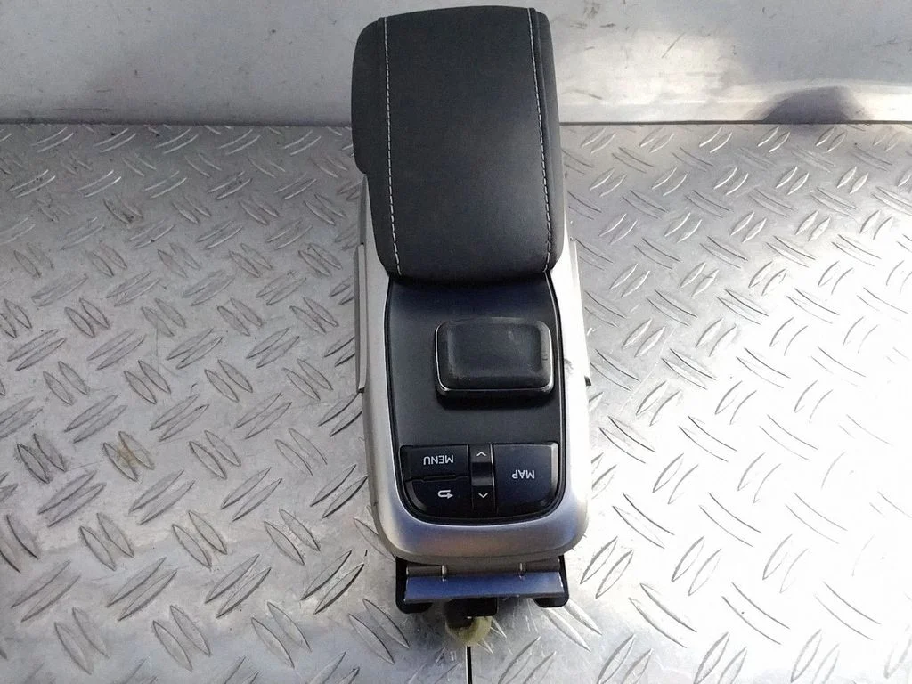 Head unit multimedia control – Lexus RX 450H (2016-)