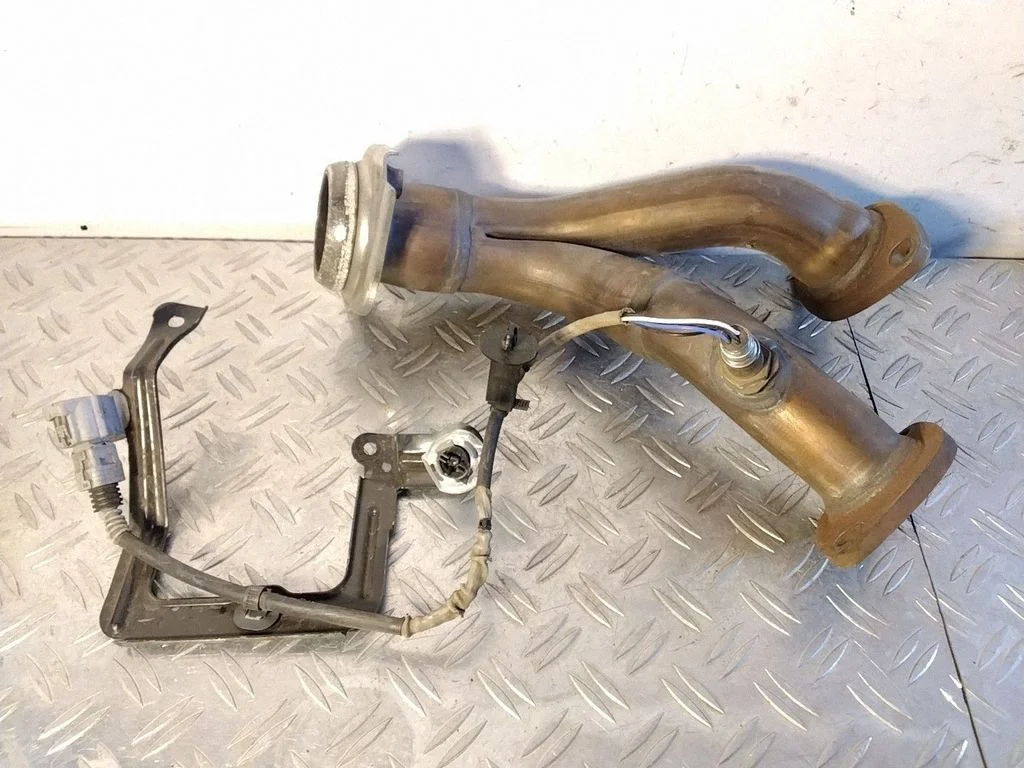 Muffler pipe connector clamp – Lexus RX III (2008-2015)
