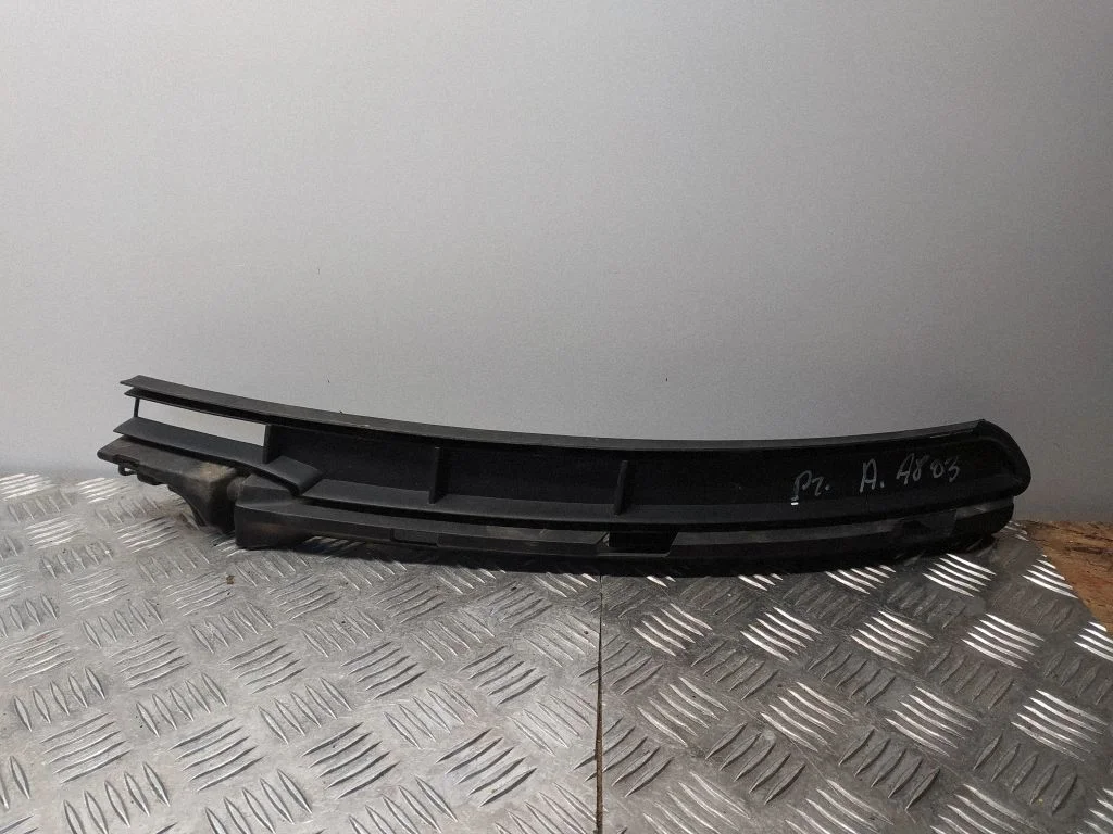 Esistange nurgaosa – Audi A8 S8 D3 4E (2002-2009)