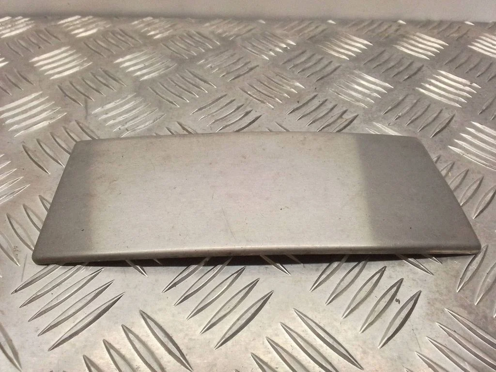 Esistange nurgaosa – Mercedes-Benz ML-klass W164 (2005-2011)