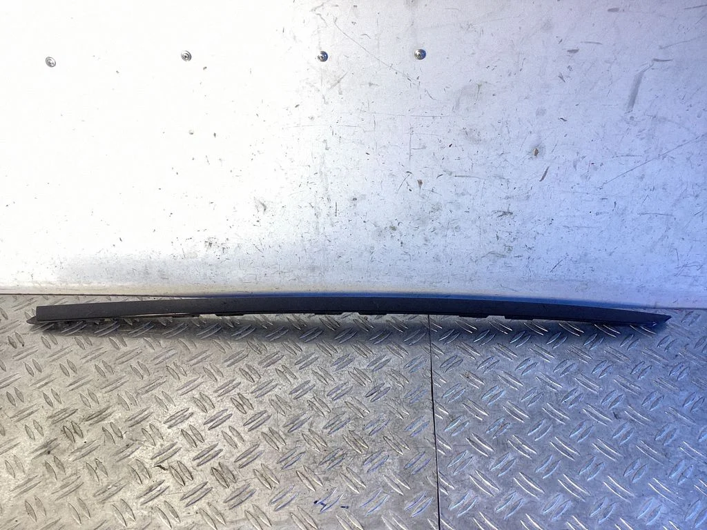 Windshield trim 86131AT100