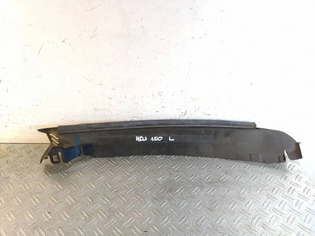 Fender end trim – Toyota Land Cruiser (J150) (2009-)