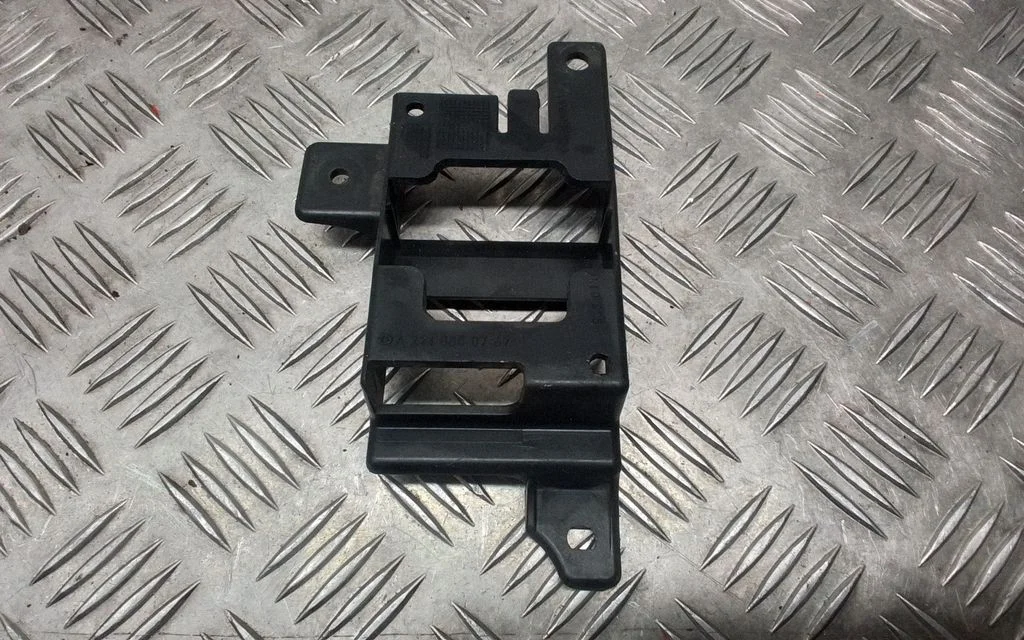 Front parking sensor holder (PDC) – Mercedes-Benz S-Class W221 (2005-2013)