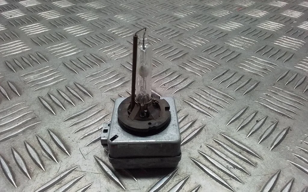 Xenon bulb – BMW 7 Series E65 E66 (2001-2008)