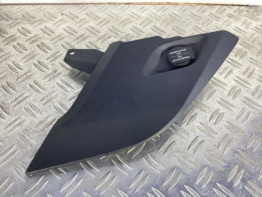 12 V Socket (front) – Porsche 911 991 (2011-2019)