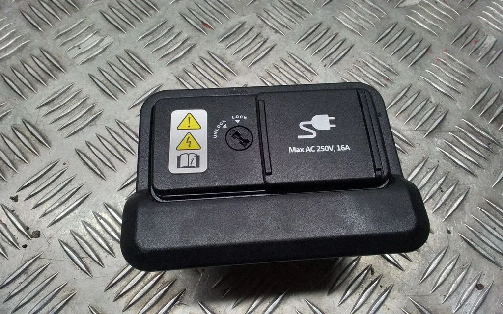 12 V pesa (taga) – KIA EV6 (2021-)