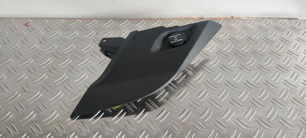 12 V Socket (front) – Porsche 911 991 (2011-2019)