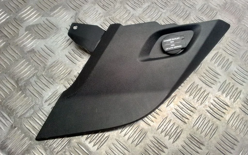 12 V Socket (front) – Porsche 911 991 (2011-2019)