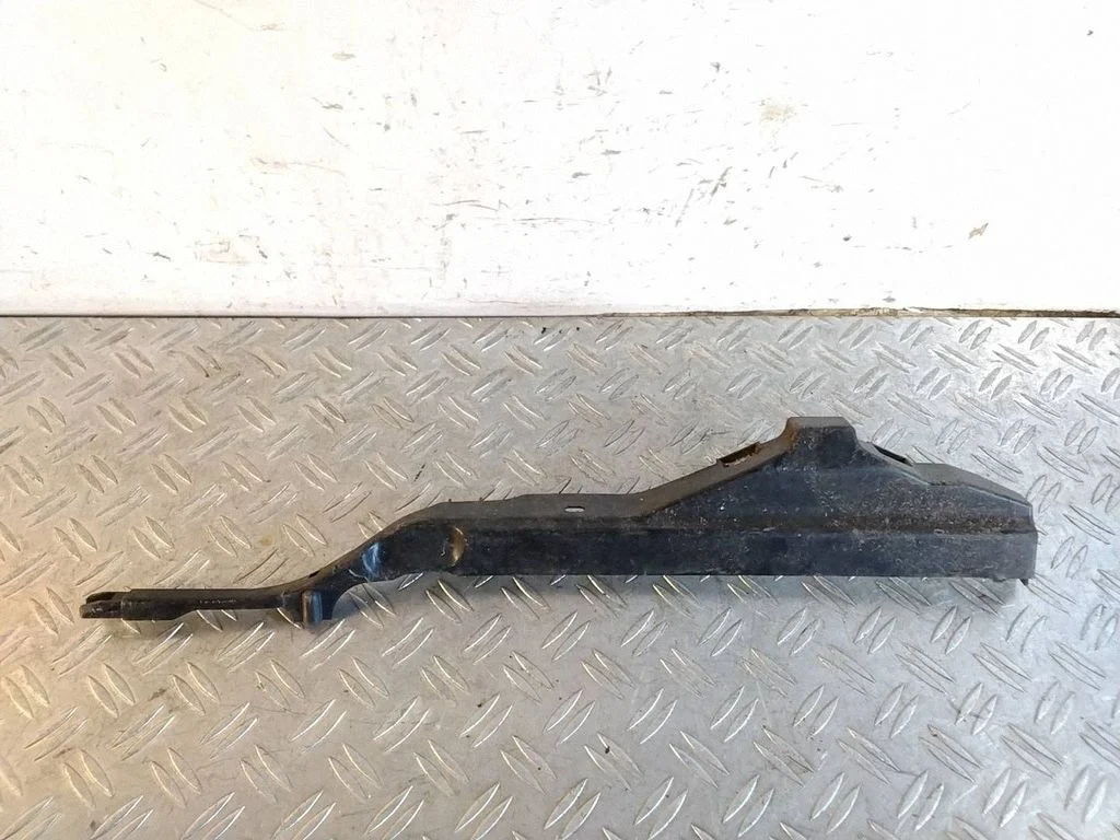 Bonnet wind deflector
