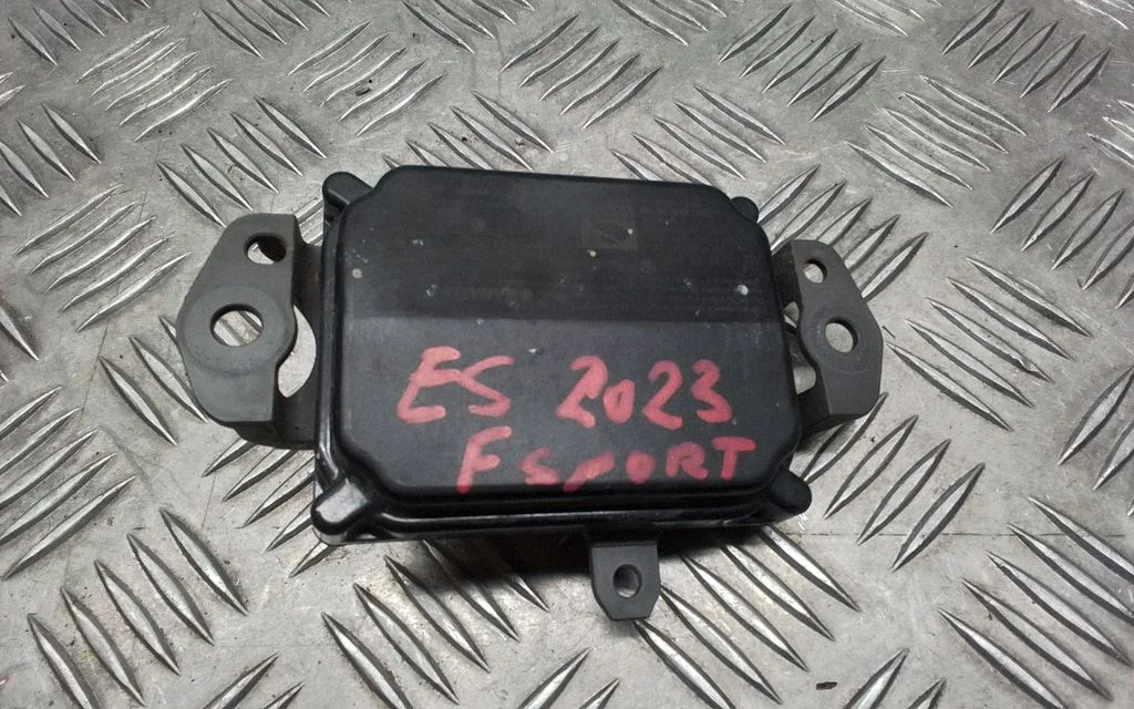 Distronic-radar 8821033120 – Lexus ES VII XZ10 (2018-2021)