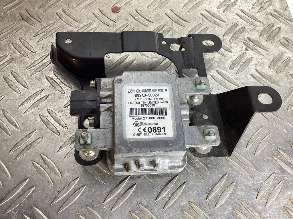 Distronic sensor radar – Lexus RX 450H (2016-)