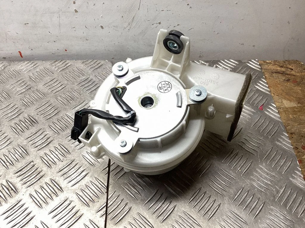 Hübriid-/elektriauto aku jahutusventilaator – Lexus NX (2014-2021)