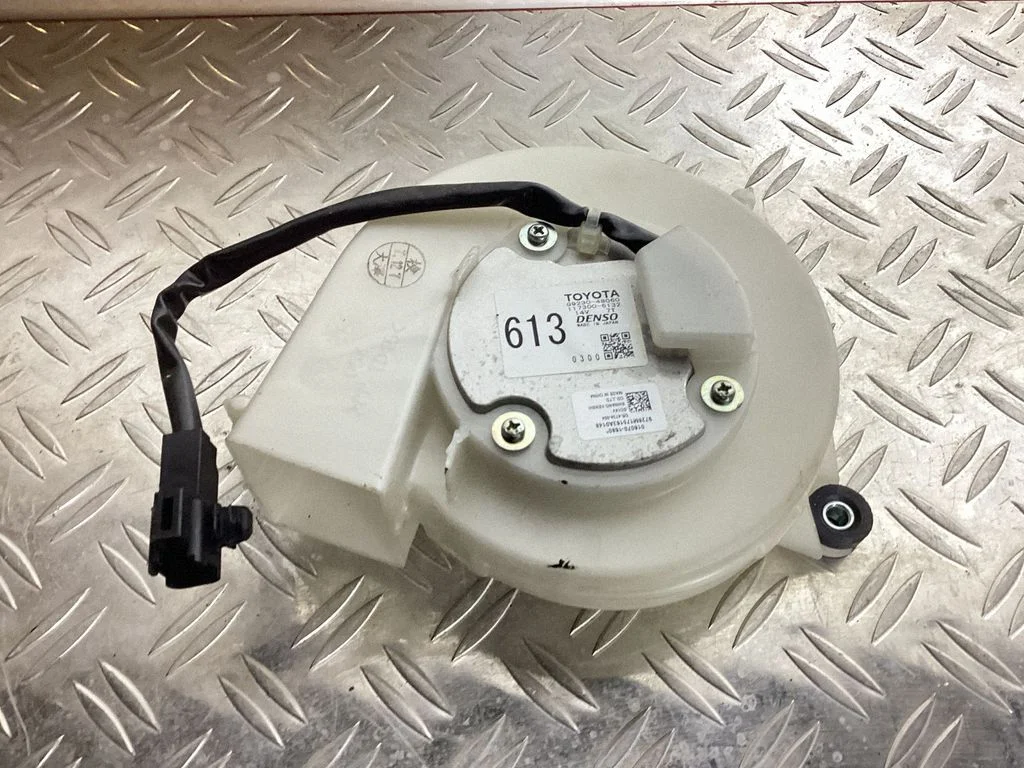Hübriid-/elektriauto aku jahutusventilaator – Lexus RX 450H (2016-)