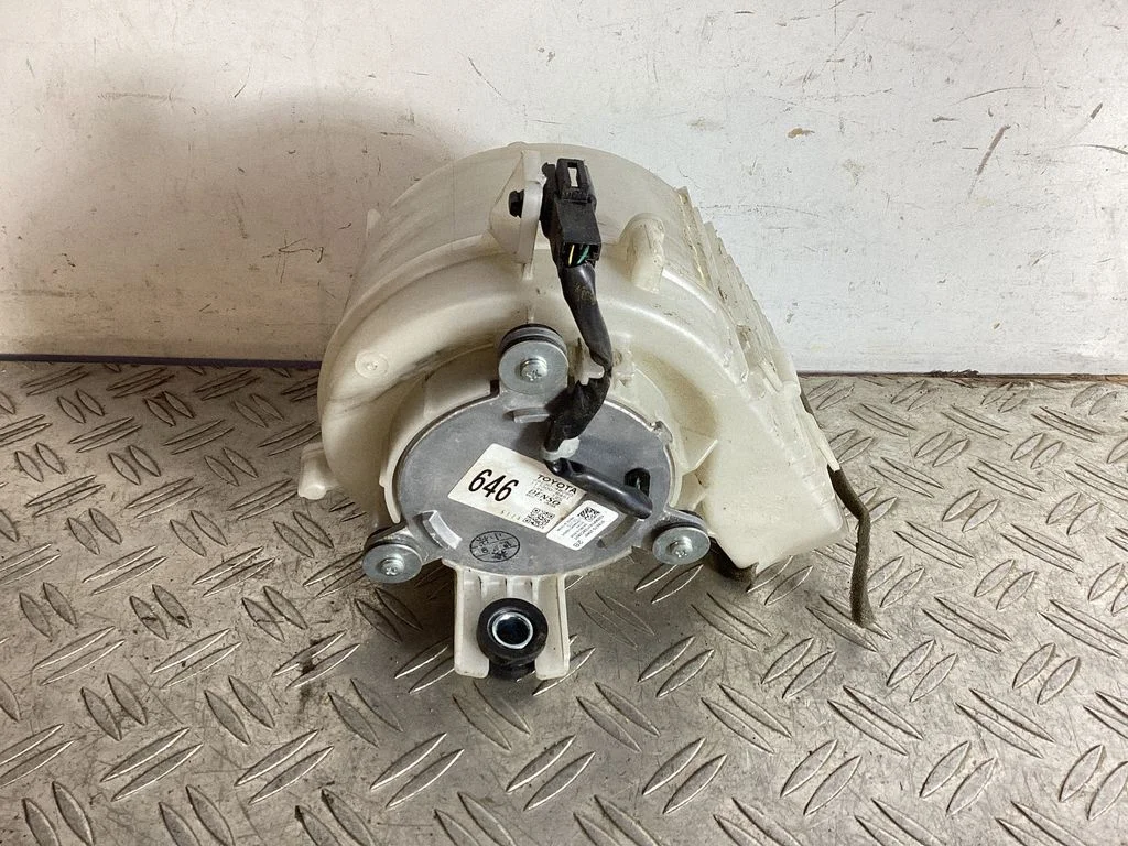 Hübriid-/elektriauto aku jahutusventilaator – Lexus NX (2014-2021)