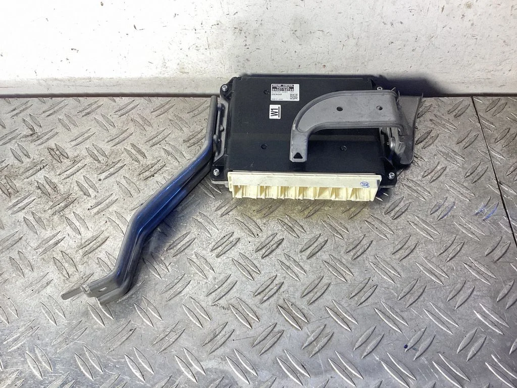 Engine control unit/module ECU – Toyota Land Cruiser (J150) (2009-)